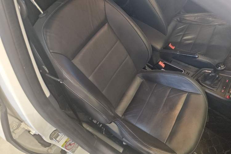 Used Volkswagen Lavida 2015 1.6L Manual Comfort Edition Right Front Seat