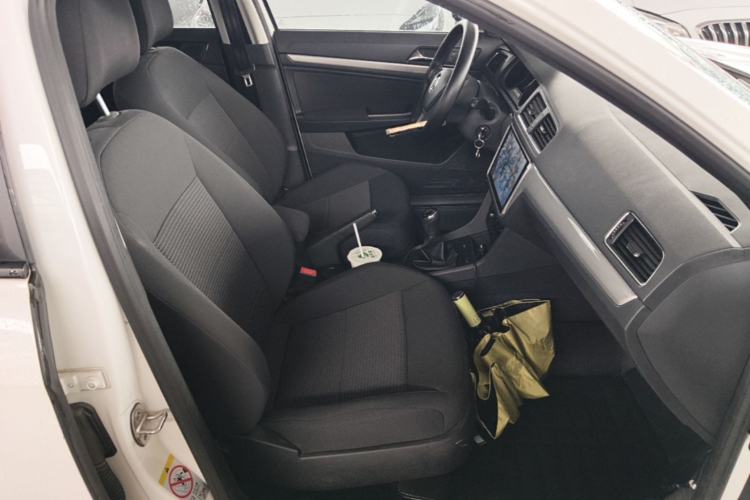 Used Volkswagen Lavida 2015 1.6L Manual Fashion Edition Right Front Seat