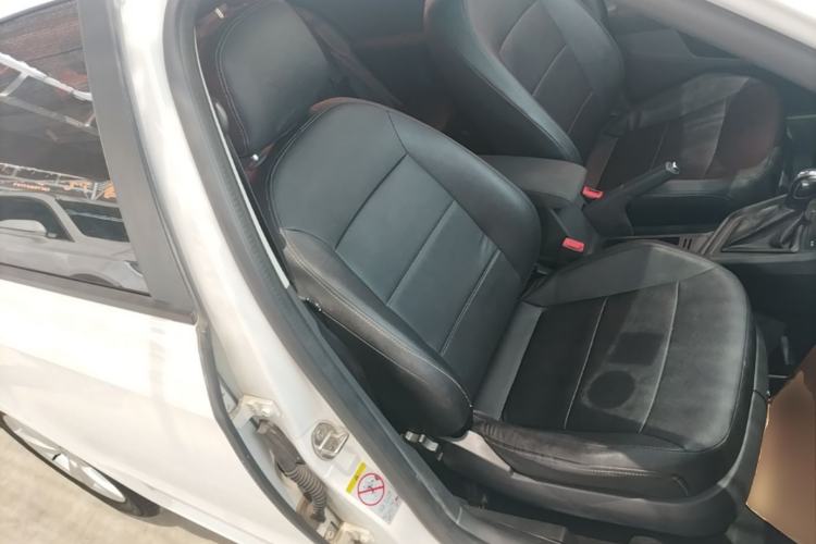 Used Volkswagen Lavida 2015 1.6L Automatic Fashion Edition Right Front Seat