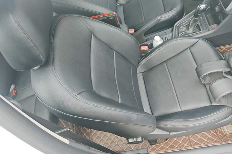 Used Volkswagen Lavida 2015 1.6L Automatic Fashion Edition Right Front Seat