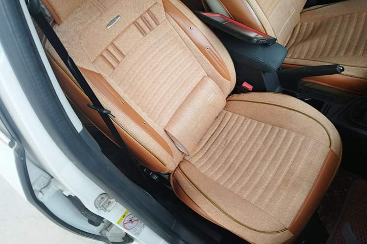 Used Volkswagen Lavida 2015 1.6L Manual Fashion Edition Right Front Seat