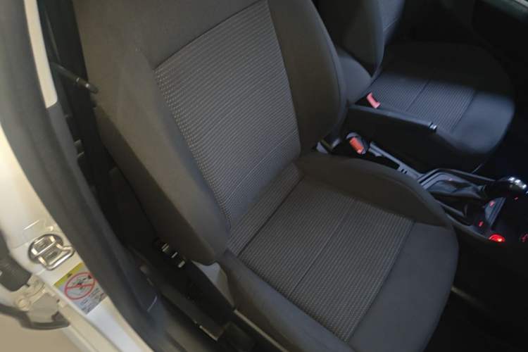 Used Volkswagen Lavida 2015 1.6L Automatic Fashion Edition Right Front Seat