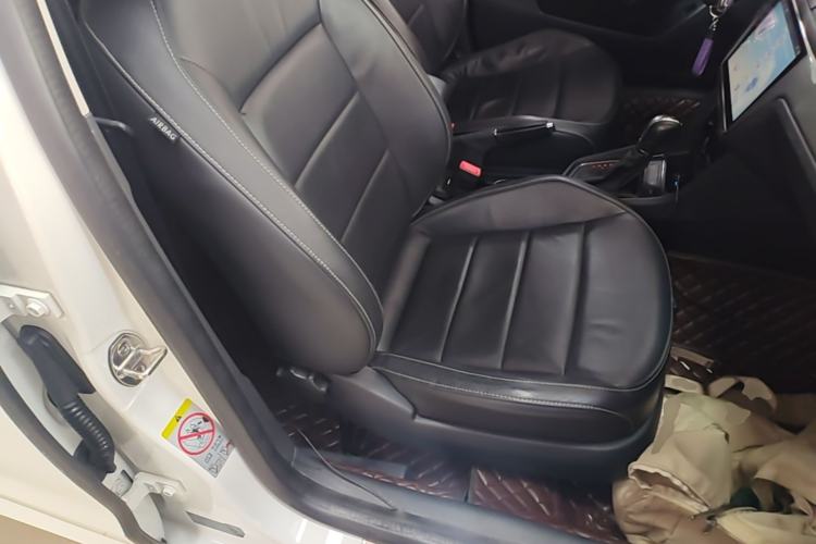 Used Volkswagen Lavida 2015 1.6L Automatic Comfort Edition Right Front Seat