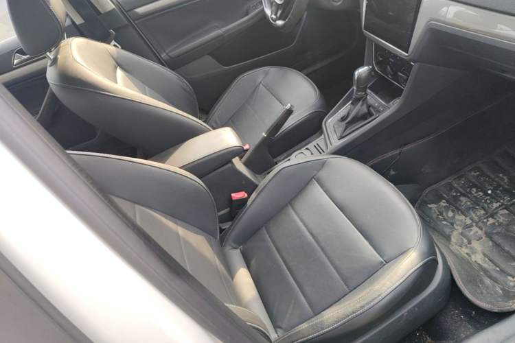 Used Volkswagen Lavida 2015 1.6L Automatic Comfort Edition Right Front Seat