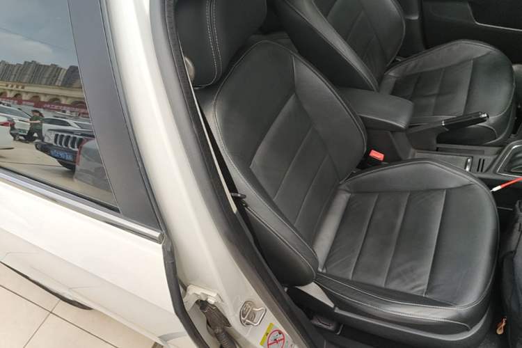Used Volkswagen Lavida 2015 1.6L Automatic Comfort Edition Right Front Seat