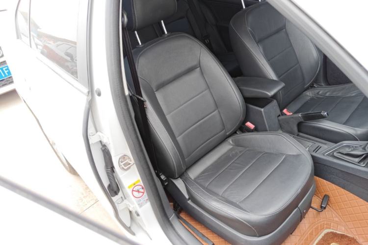 Used Volkswagen Lavida 2015 1.6L Automatic Comfort Edition Right Front Seat