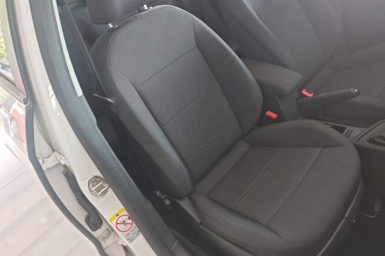 Used Volkswagen Lavida 2015 1.6L Automatic Fashion Edition Right Front Seat
