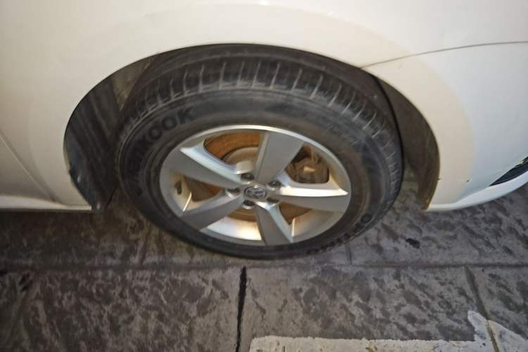 Used Volkswagen Lavida 2015 1.6L Manual Fashion Edition Right Front Wheel Hub