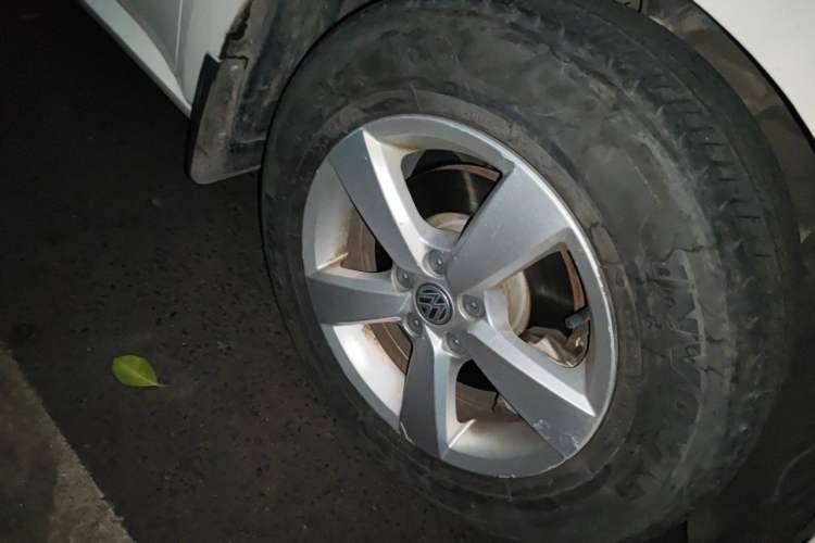Used Volkswagen Lavida 2015 1.6L Manual Fashion Edition Right Front Wheel Hub