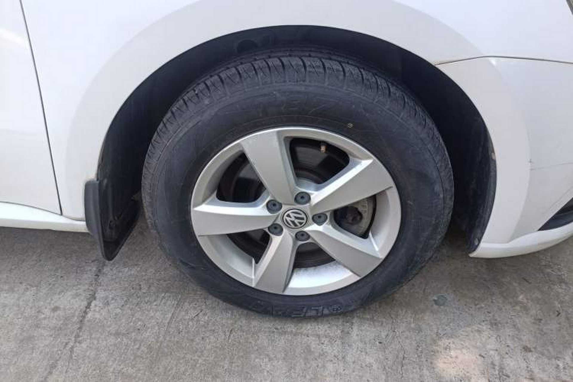 Used Volkswagen Lavida 2015 1.6L Manual Fashion Edition Right Front Wheel Hub