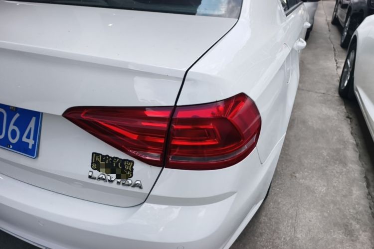Used Volkswagen Lavida 2015 1.6L Automatic Fashion Edition Right Rear Taillight