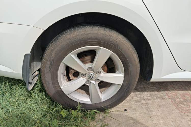 Used Volkswagen Lavida 2015 1.6L Manual Fashion Edition Right Rear Wheel Hub