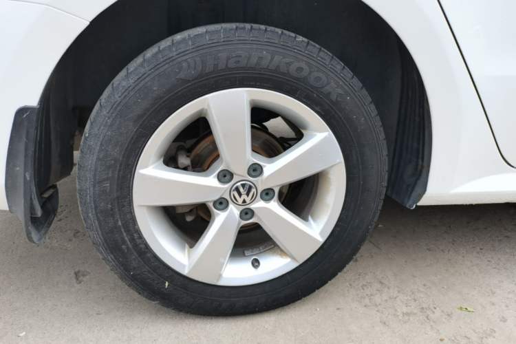 Used Volkswagen Lavida 2015 1.6L Automatic Fashion Edition Right Rear Wheel Hub