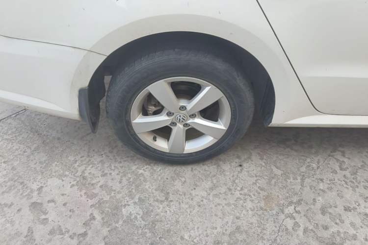 Used Volkswagen Lavida 2015 1.6L Automatic Fashion Edition Right Rear Wheel Hub