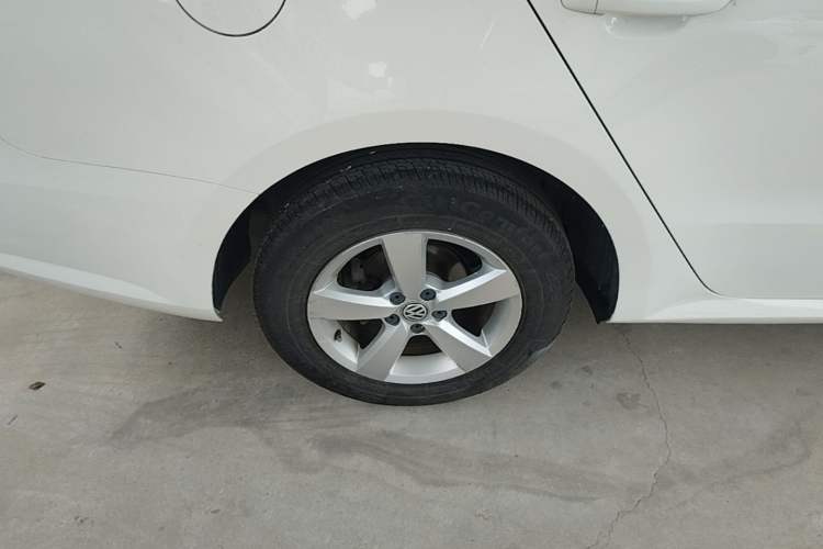 Used Volkswagen Lavida 2015 1.6L Manual Fashion Edition Right Rear Wheel Hub