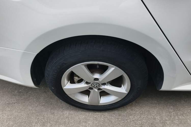 Used Volkswagen Lavida 2015 1.6L Automatic Fashion Edition Right Rear Wheel Hub