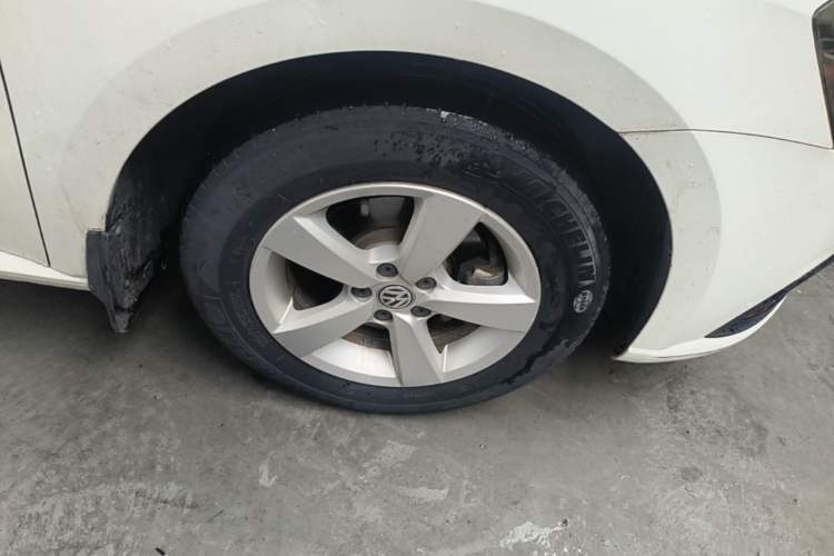 Used Volkswagen Lavida 2015 1.6L Automatic Fashion Edition Right Rear Wheel Hub