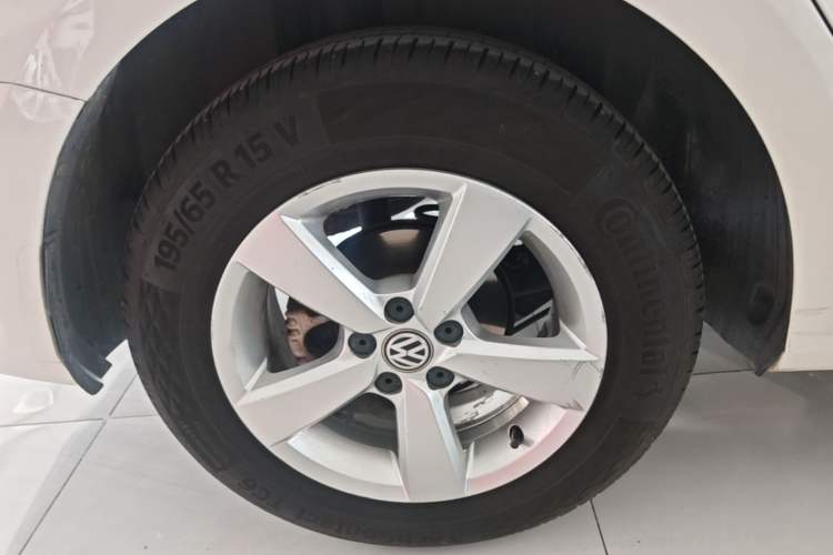 Used Volkswagen Lavida 2015 1.6L Automatic Fashion Edition Right Rear Wheel Hub