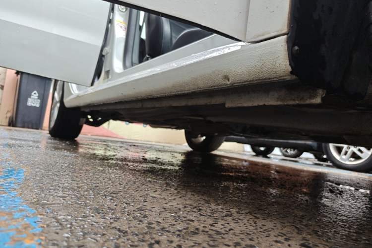 Used Volkswagen Lavida 2015 230TSI DSG Comfort Edition Right Side Sill
