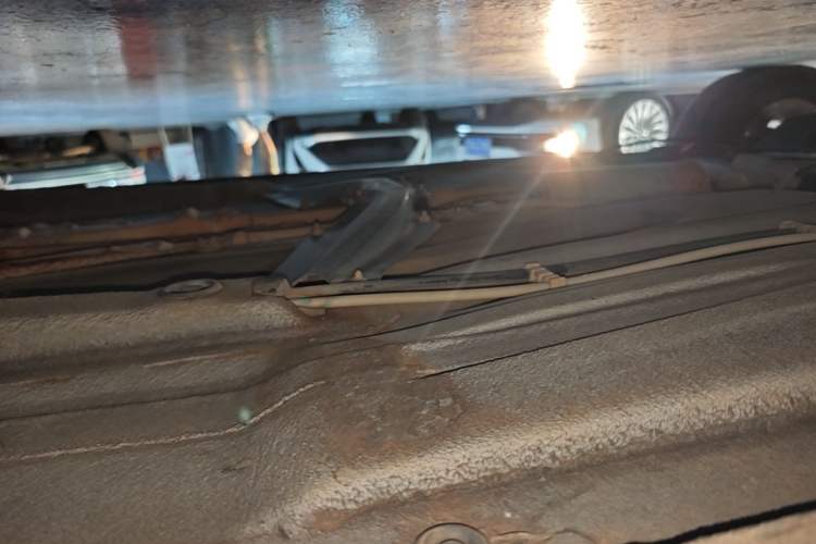 Used Volkswagen Lavida 2015 1.6L Automatic Fashion Edition Right Side Sill
