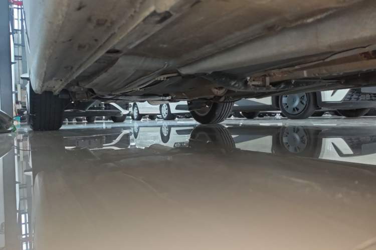 Used Volkswagen Lavida 2015 1.6L Automatic Comfort Edition Right Side Sill
