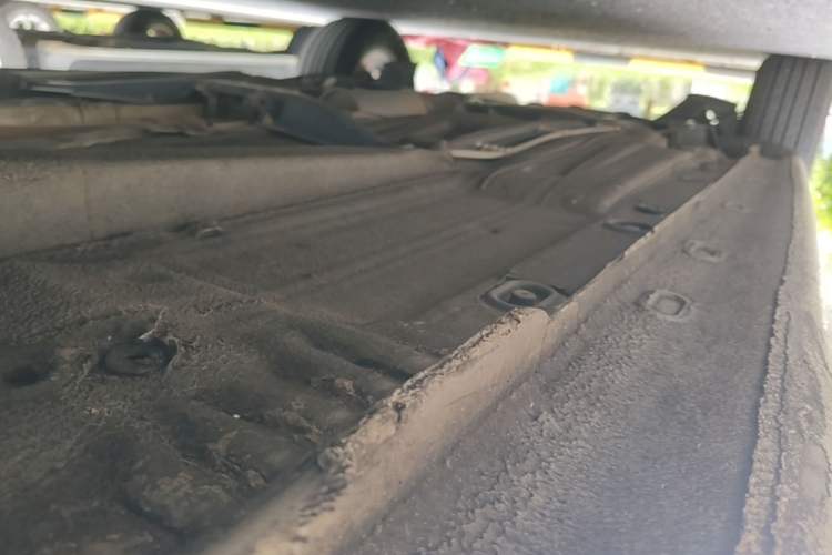 Used Volkswagen Lavida 2015 1.6L Automatic Fashion Edition Right Side Sill