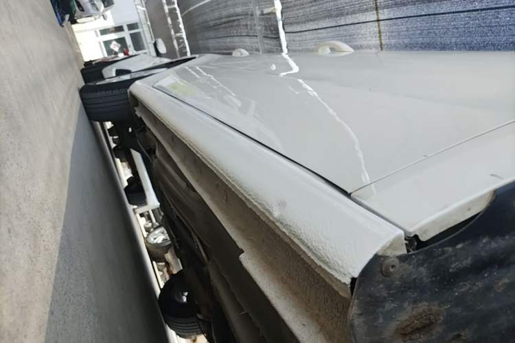 Used Volkswagen Lavida 2015 1.6L Automatic Fashion Edition Right Side Sill