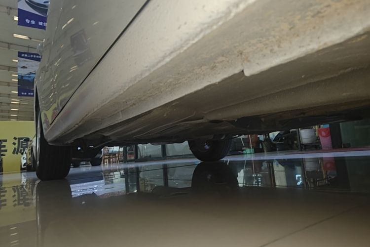 Used Volkswagen Lavida 2015 1.6L Automatic Fashion Edition Right Side Sill