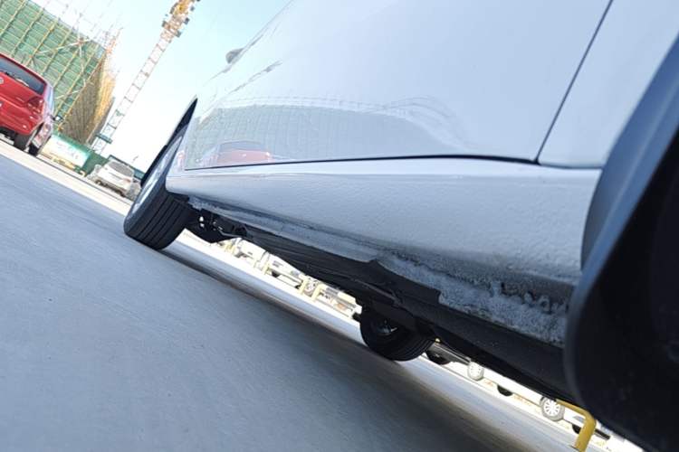 Used Volkswagen Lavida 2015 1.6L Automatic Fashion Edition Right Side Sill