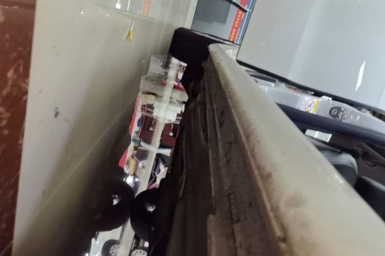 Used Volkswagen Lavida 2015 1.6L Automatic Comfort Edition Right Side Sill