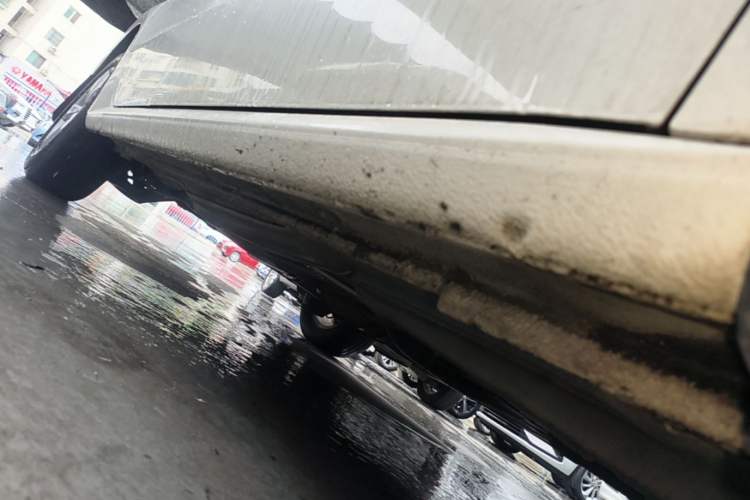 Used Volkswagen Lavida 2015 1.6L Automatic Fashion Edition Right Side Sill