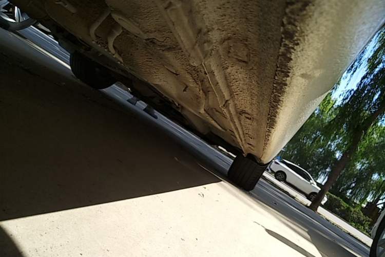 Used Volkswagen Lavida 2015 1.6L Automatic Fashion Edition Right Side Sill