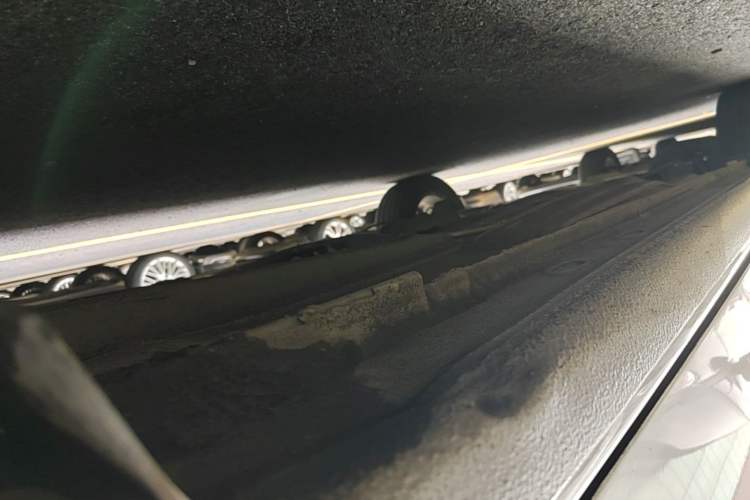 Used Volkswagen Lavida 2015 1.6L Manual Comfort Edition Right Side Sill