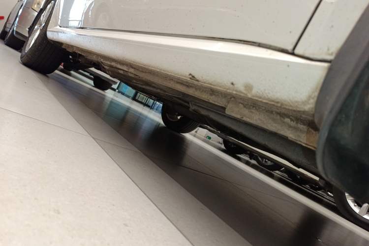 Used Volkswagen Lavida 2015 230TSI DSG Comfort Edition Right Side Sill