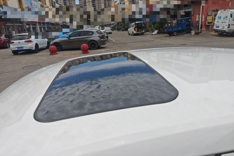 Used Volkswagen Lavida 2015 1.6L Automatic Comfort Edition Roof
