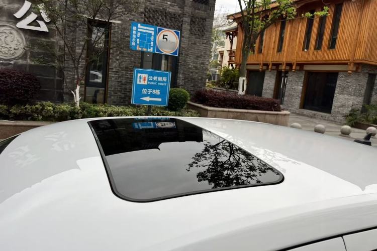 Used Volkswagen Lavida 2015 230TSI DSG Luxury Edition Roof