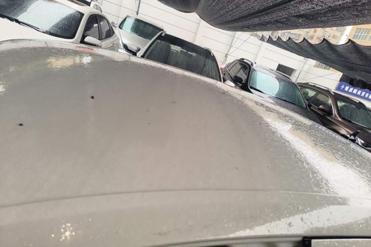 Used Volkswagen Lavida 2015 1.6L Automatic Fashion Edition Roof