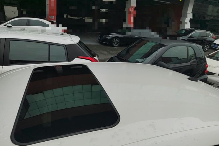 Used Volkswagen Lavida 2015 1.6L Manual Comfort Edition Roof