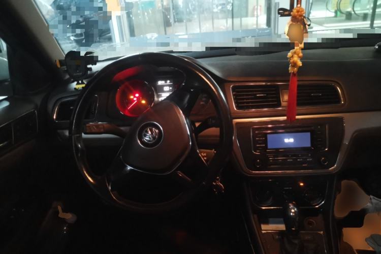 Used Volkswagen Lavida 2015 1.6L Automatic Comfort Edition Steering Wheel