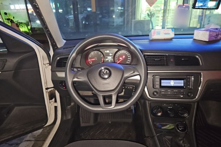 Used Volkswagen Lavida 2015 1.6L Manual Fashion Edition Steering Wheel