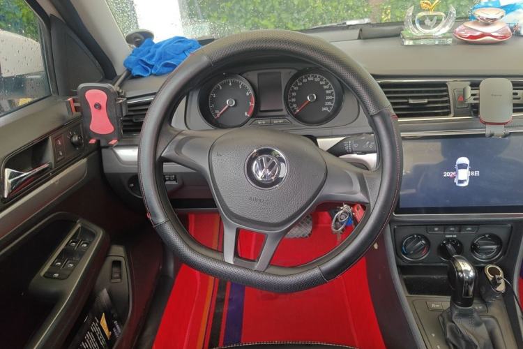 Used Volkswagen Lavida 2015 1.6L Automatic Fashion Edition Steering Wheel