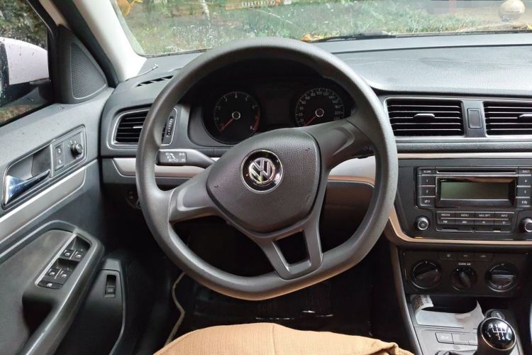Used Volkswagen Lavida 2015 1.6L Manual Fashion Edition Steering Wheel