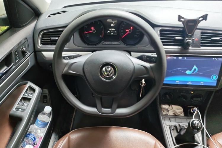 Used Volkswagen Lavida 2015 1.6L Manual Fashion Edition Steering Wheel