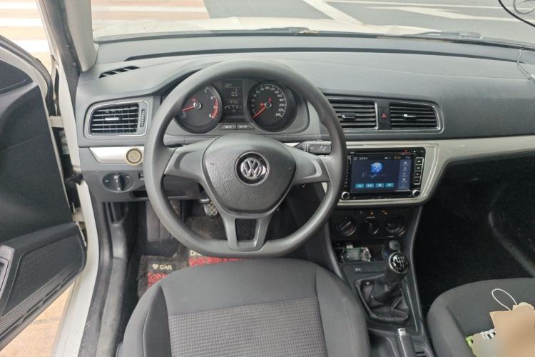 Used Volkswagen Lavida 2015 1.6L Manual Fashion Edition Steering Wheel
