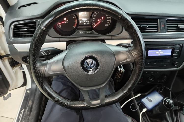 Used Volkswagen Lavida 2015 1.6L Manual Fashion Edition Steering Wheel