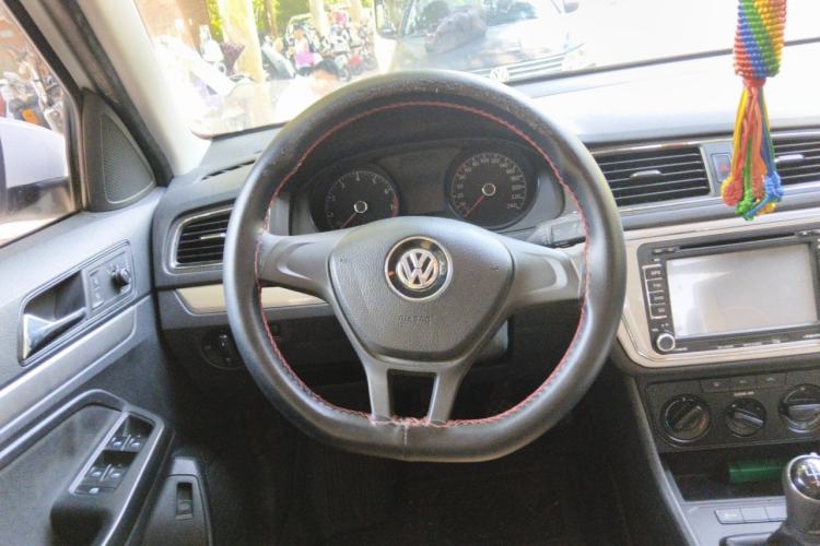 Used Volkswagen Lavida 2015 1.6L Manual Fashion Edition Steering Wheel