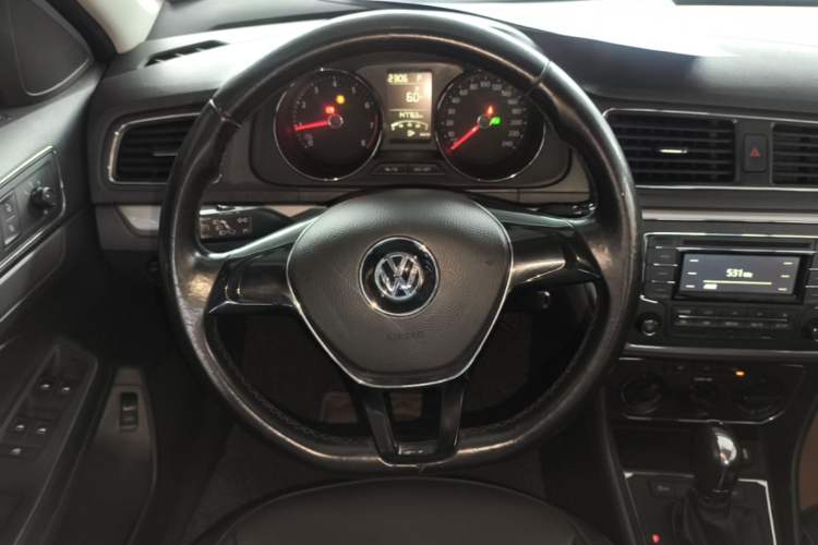 Used Volkswagen Lavida 2015 1.6L Automatic Comfort Edition Steering Wheel