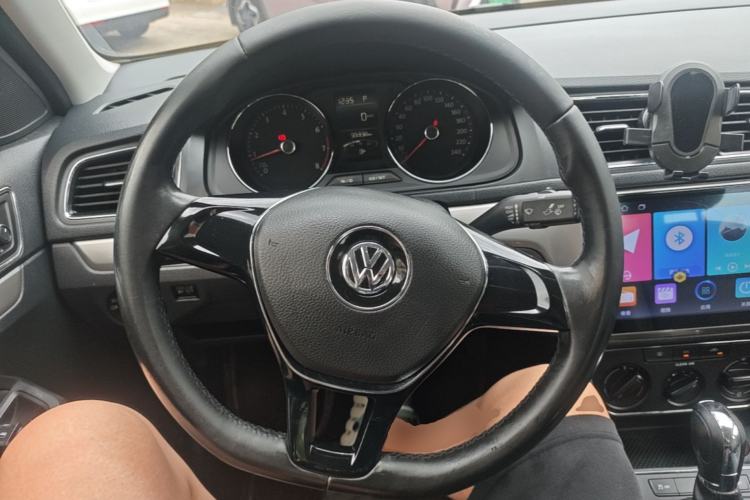 Used Volkswagen Lavida 2015 1.6L Automatic Comfort Edition Steering Wheel