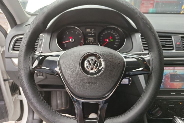 Used Volkswagen Lavida 2015 230TSI DSG Comfort Edition Steering Wheel