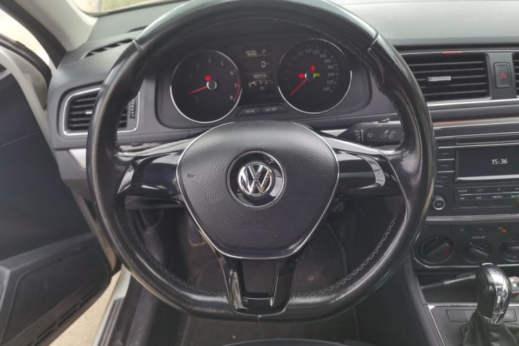 Used Volkswagen Lavida 2015 1.6L Automatic Comfort Edition Steering Wheel